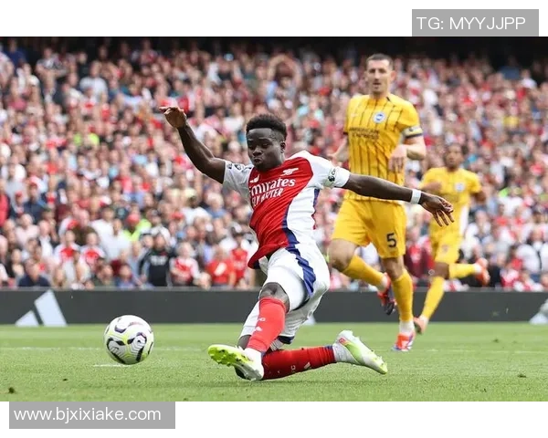 英超激战：多特蒙德逆转阿森纳神奇扑救引发全场狂欢