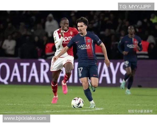 英超激战巴黎圣日耳曼逆转阿森纳补时绝杀引爆全场热情